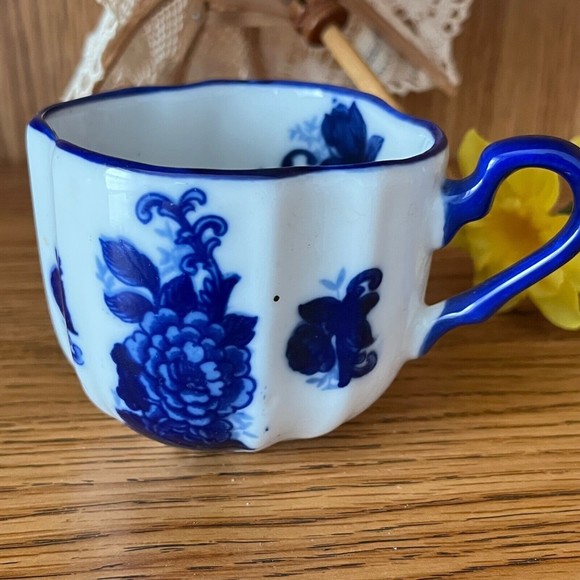 Vintage Tea Cup Flow Blue Unmarked Small 2 1/4” - Picture 9 of 11